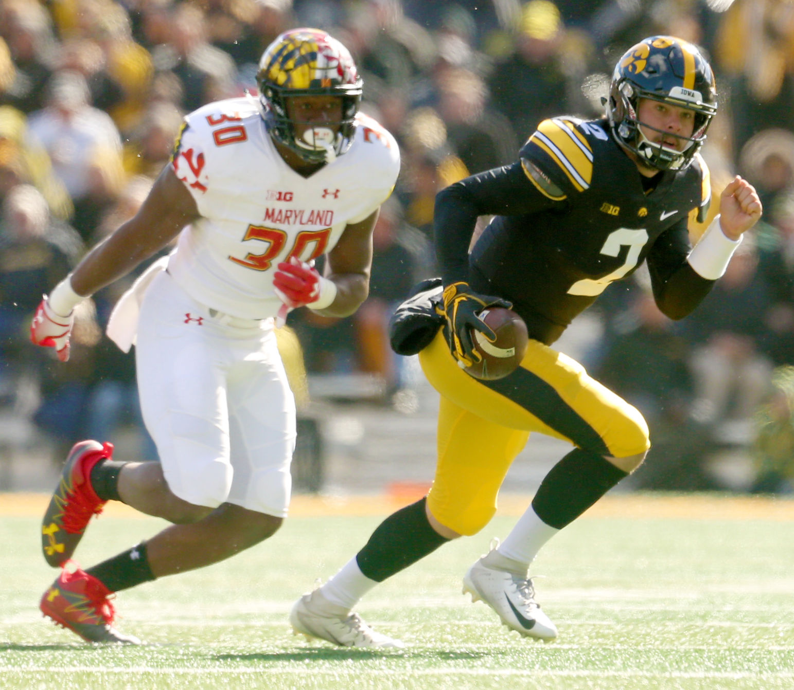 102018-Iowa-Maryland FB-017